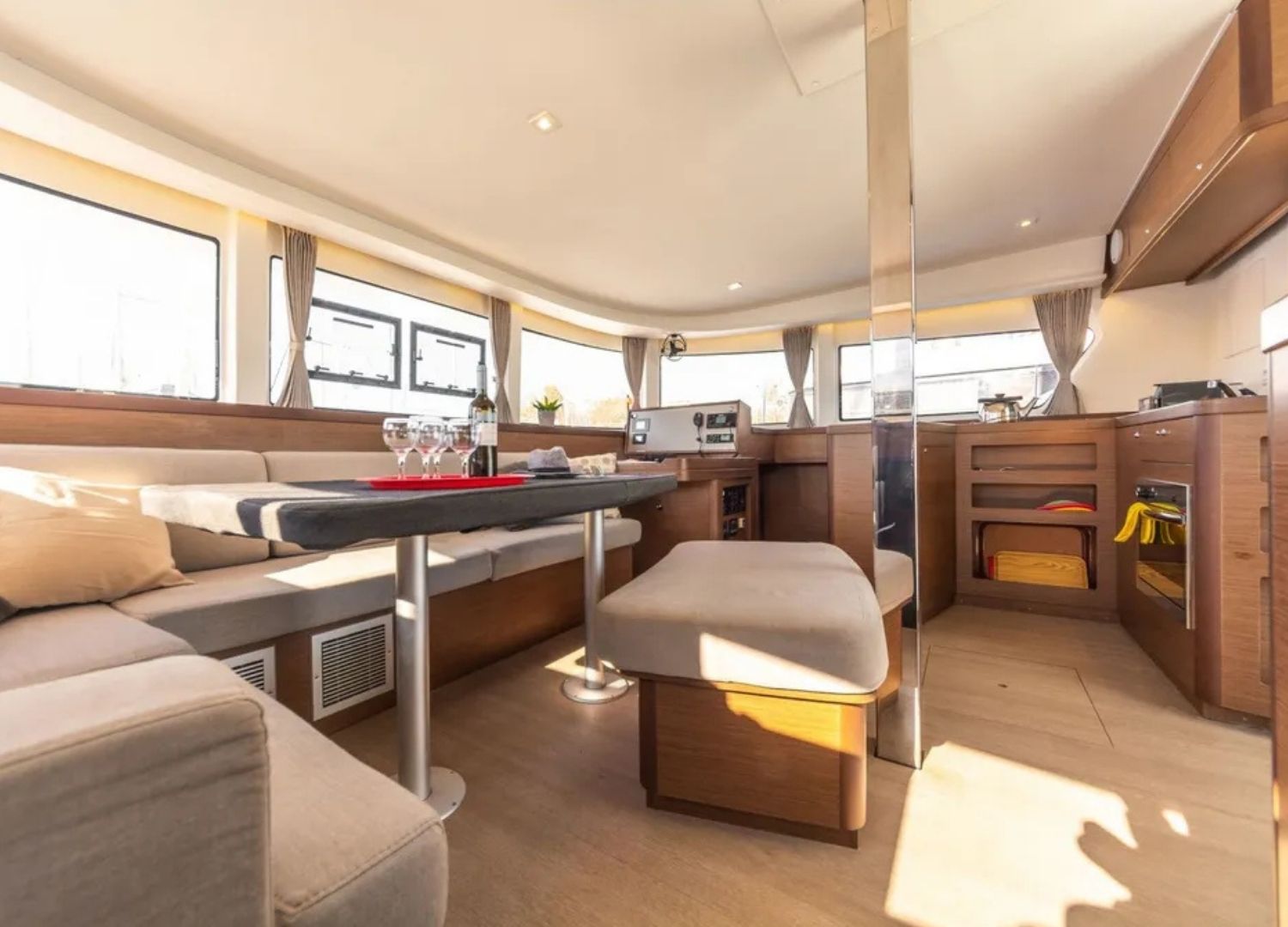 Catamarano con Skipper | Tariffa Giornaliera